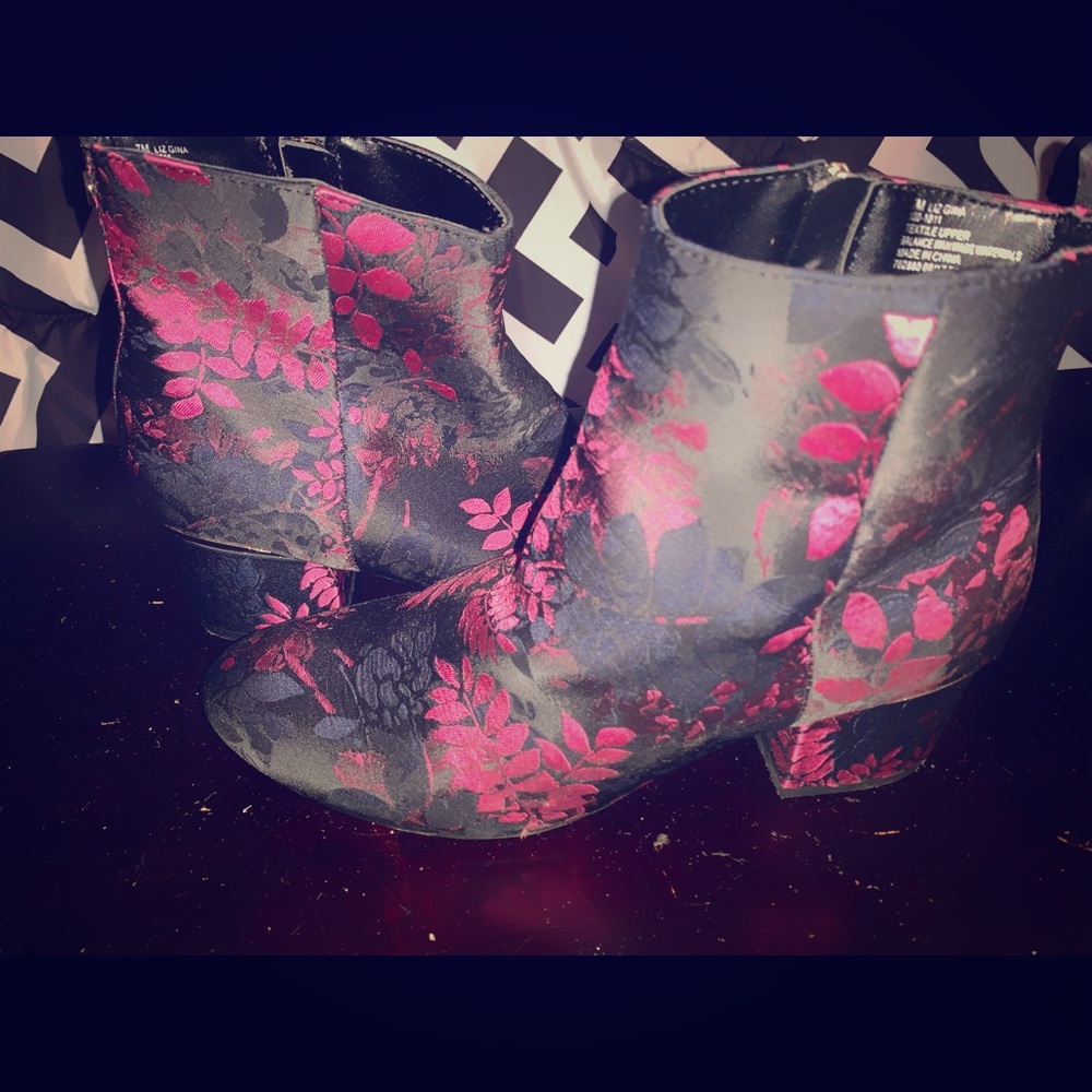 liz clairborn floral print boots